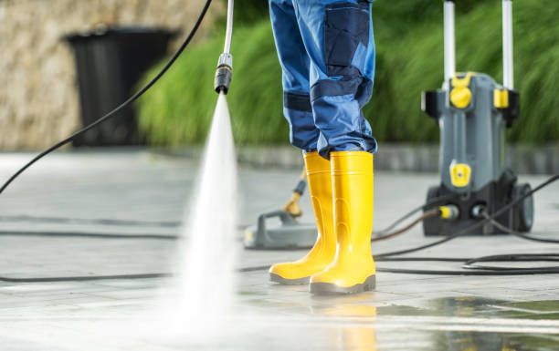 Best Garage Pressure Washing  in Le Center, MN